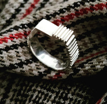 Load image into Gallery viewer, Signet Radiant