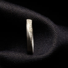 Afbeelding in Gallery-weergave laden, RIDGE &amp; SMOOTH
