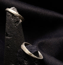 Afbeelding in Gallery-weergave laden, RIDGE &amp; SMOOTH
