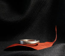 Afbeelding in Gallery-weergave laden, RIDGE &amp; SMOOTH
