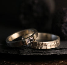 Afbeelding in Gallery-weergave laden, Brutalist
