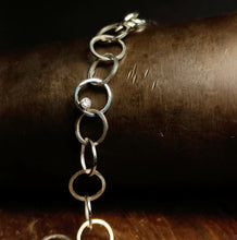 Load image into Gallery viewer, Little chains bracelet with a pinch
