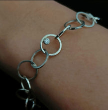 Load image into Gallery viewer, Little chains bracelet with a pinch
